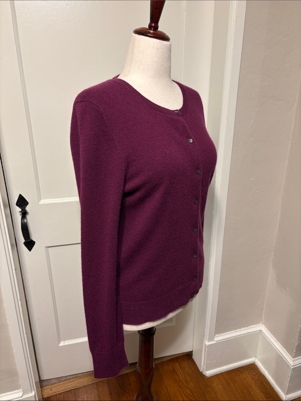 Ann Taylor 100% Cashmere Wine / Merlot / Burgundy Crewneck Cardigan Sweater - Picture 2 of 6